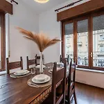 Boho Chic Retreat In Porta Romana 아파트