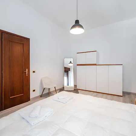 Boho Chic Retreat In Porta Romana Milano