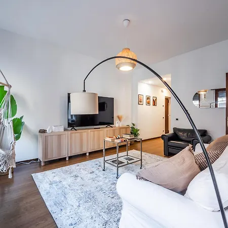 Boho Chic Retreat In Porta Romana Milano